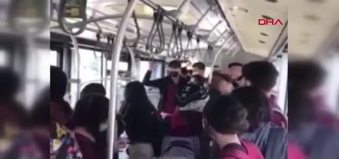 Konya’da lise öğrencileri belediye otobüsünde birbirine girdi! O anlar kamerada