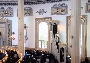 Cuma hutbesinde "ailenin önemi" vurgusu
