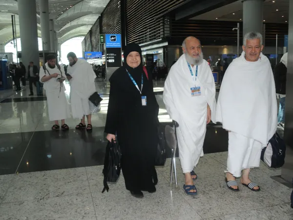 Vatandaşların umre heyecanı! 2 yıl sonra kutsal topraklara yolculuk