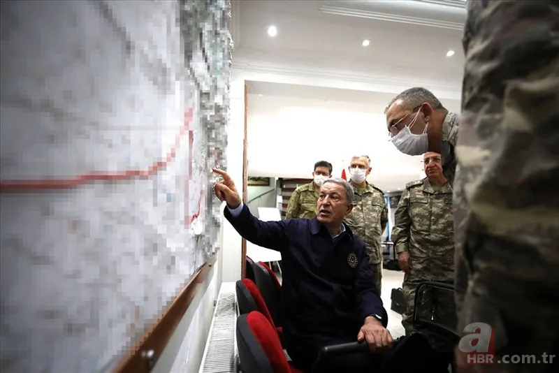 Bakan Akar ve komutanlardan karargahta yoğun mesai! Sabahın ilk saatlerine kadar ışıklar sönmedi 9