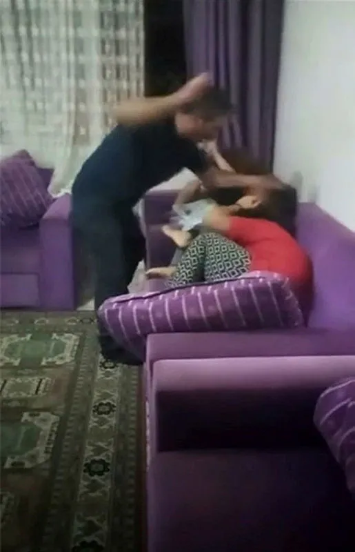 1601879017980.jpg Canlı yayında çocuklarını dövmüştü! İfadesi şoke etti... - 1