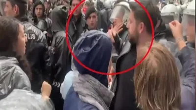 DEM Partili milletvekili teröristin cenazesinde!