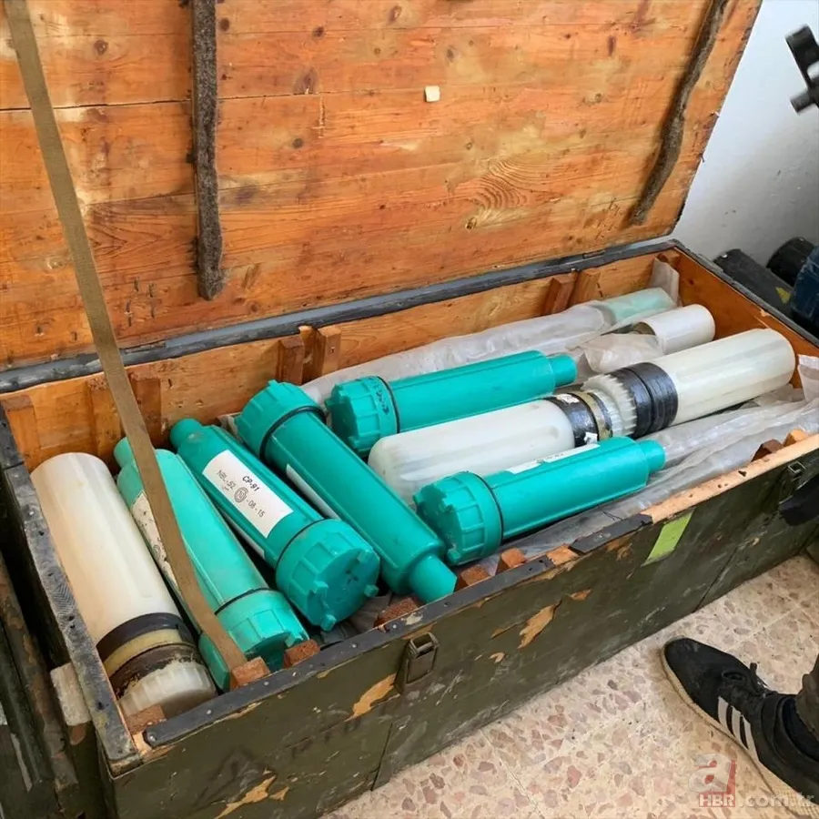 Terör örgütü PYD, Tel Abyad'ı silah deposuna çevirmiş! İşte Barış Pınarı Harekatı'ndan kritik fotoğraflar... 3