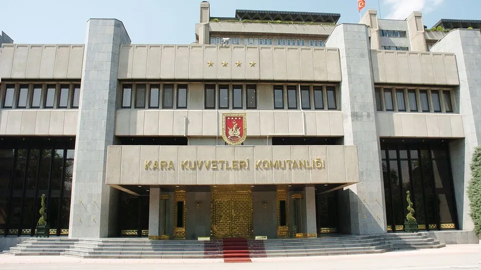 Kara Kuvvetleri Komutanlığı Forsu değişti! Yeni Forsta taarruz eden süvari yer alıyor