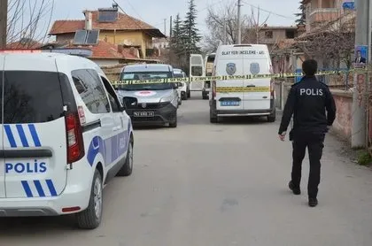 Konya’da kan donduran olay! Satır ile katletti | Duvarda dikkat çeken yazı