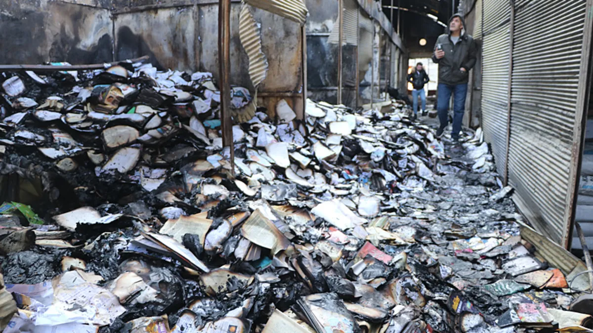 Van'daki Mısır Çarşısı'ndaki yangın araştırılıyor: 60 iş yeri yandı