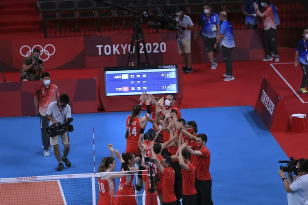 Türkiye Rusya voleybol maçı ne zaman? Tokyo 2020 Filenin Sultanları Rusya Olimpiyat Komitesi maçı hangi kanalda?