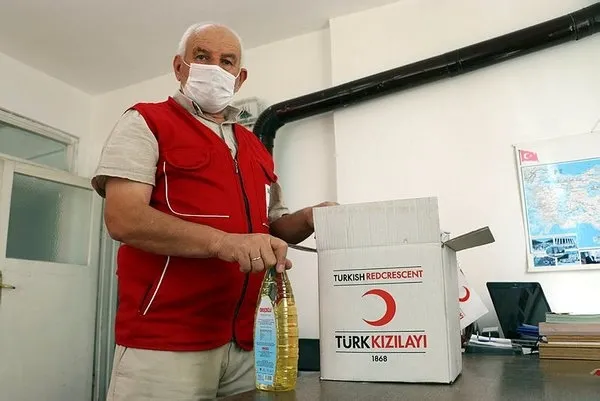 Kızılay'ın çocukken yaptığı yardımdan duyduğu minnet borcunu ödemek için 45 yıldır gönüllü olarak çalışıyor - 4
