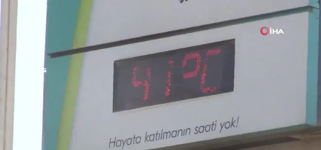 Termometrelerin 41 dereceyi gösterdiği Elazığ’da vatandaşlar gölgeliklere koştu