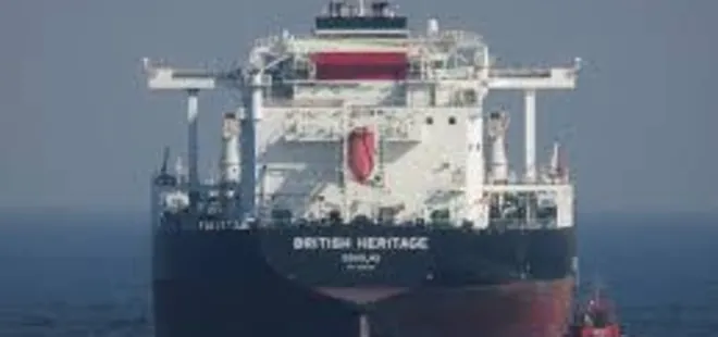 İngiliz gemisi Suudi limanına sığındı