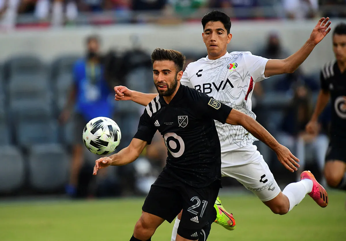 Fenerbahçe'den Diego Rossi harekatı! Sarı lacivertliler kiralama teklifi sundu