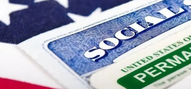 green-card-dv-2024-cekilis-sonuc-takvimi-green-card-kimlere-verilir-sartlari-neler-2023-sonuclari-aciklandi-mi-1683268316122.jpg Green Card DV-2024 çekiliş sonuç TAKVİMİ! Green Card kimlere verilir, şartları neler? 2023 sonuçları açıklandı mı, ne zaman? - 4