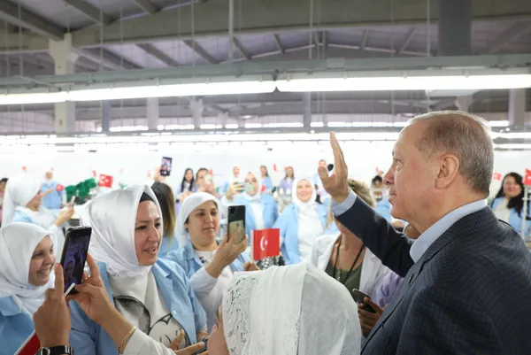 1675140308984.jpg Kadınların önündeki engelleri kaldıran bir lider! Denizli'nin emekçi kadınları konuştu - 5