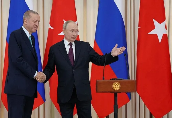 Başkan Erdoğan’dan Soçi dönüşü kritik mesajlar: Tahıl Anlaşması, Suriye ile normalleşme, Rus gazının Türkiye üzerinden transferi...