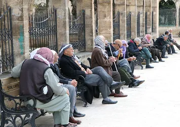 Erzincan Valisi açıkladı! Keyfi sokağa çıkan 65 yaş üstü vatandaşlara para cezası