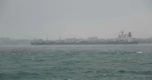 Çanakkale Boğazı transit gemi geçişlerine açıldı