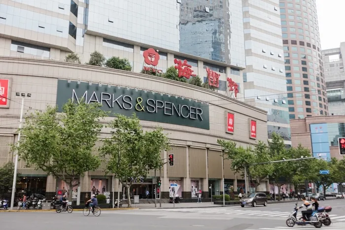 İngiliz devi Marks & Spencer'da Covid-19 krizi! Binlerce kişiyi işten çıkartacaklar - 2
