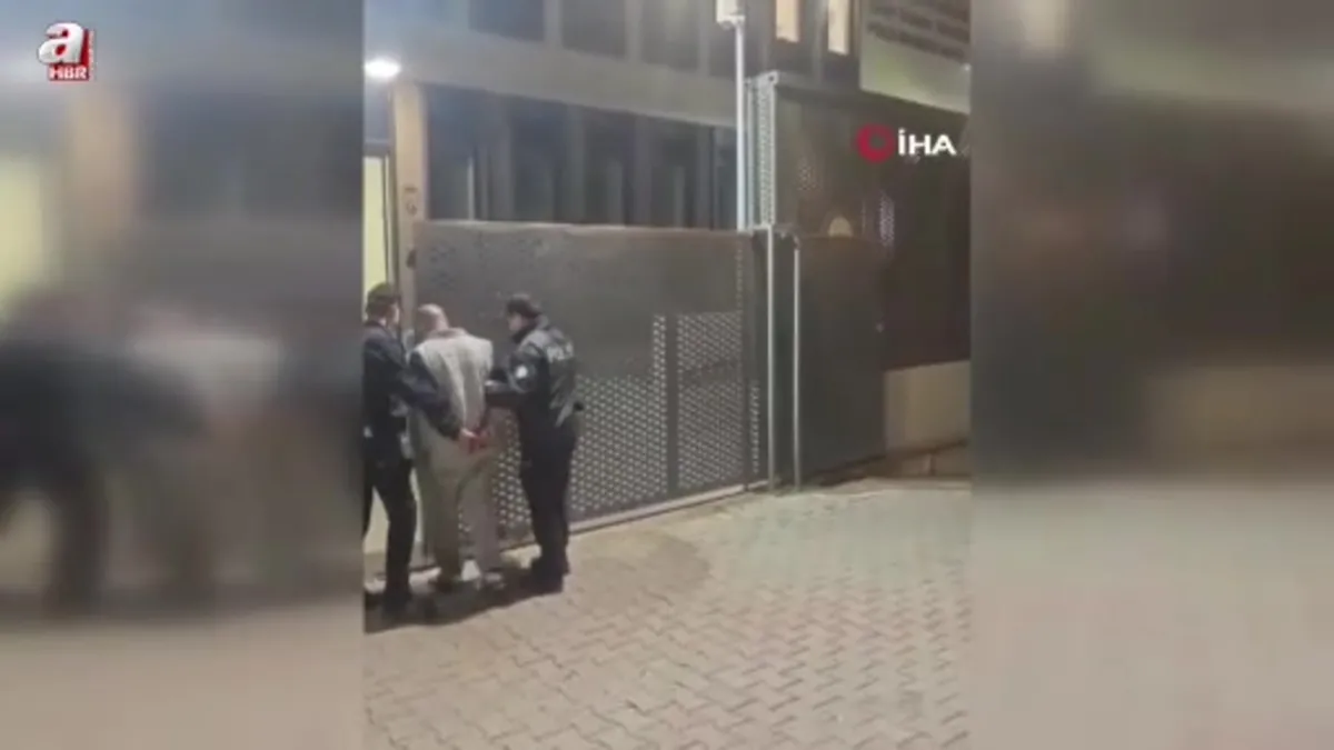 İzmir'de aranan firari şahıs polisten kaçamadı