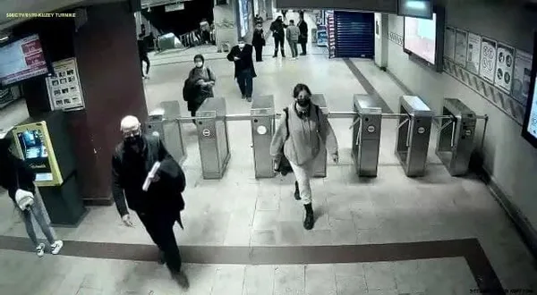1646746640533.jpg CHP Milletvekili Sezgin Tanrıkulu kendisiyle ilgilenmeyen güvenlik görevlisini işten attırdı! “Ekmekle oynamak bu kadar kolay mı?” - 6