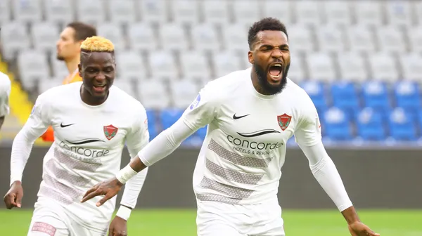 Aaron Boupendza’nın koronavirüs testi pozitif çıktı: Galatasaray’a karşı forma giyemeyecek