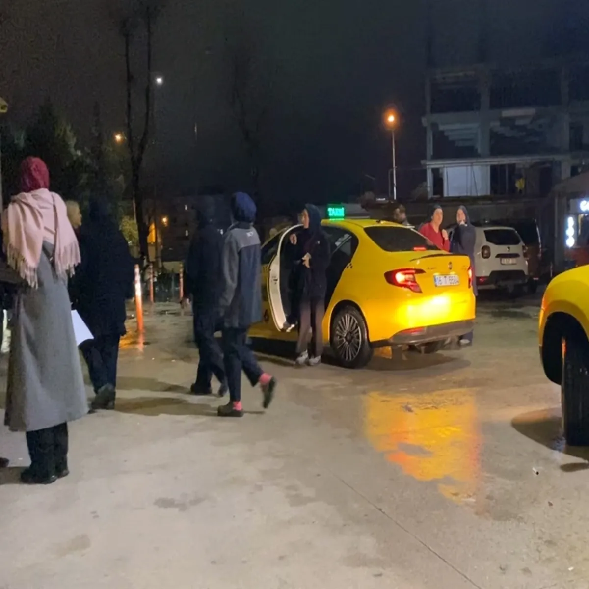 Tekstil fabrikasında gıda zehirlenmesi: 20 işçi hastanelik oldu