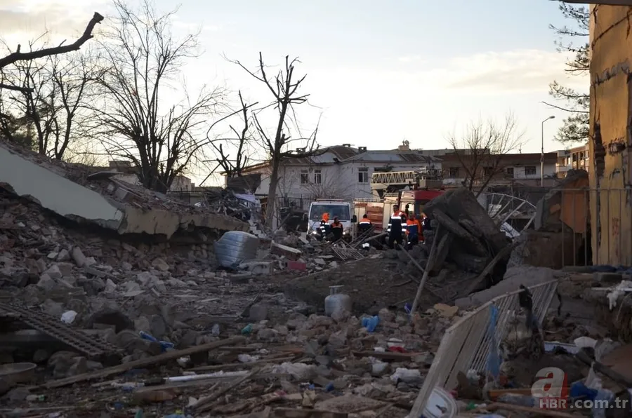 Diyarbakır'daki terör saldırısından ilk kareler 18