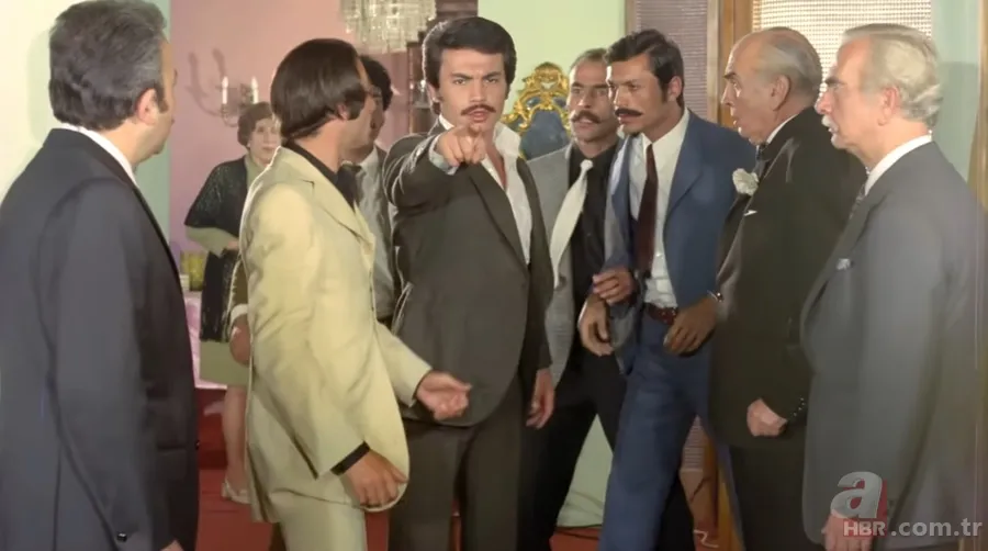 Yeşilçam'ın "Bir Teselli Var" filminde bakın ne ortaya çıktı! Orhan Gencebay'ın efsane filmiydi... "Nasıl fark etmedik" 2