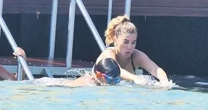 Yaz sezonunu oğluyla açtı