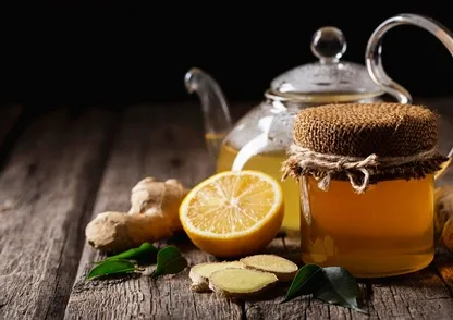 Her sabah limon ve zerdeçallı ılık su içerseniz ne olur? İşte 6 muhteşem faydası!