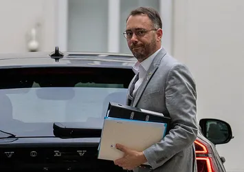 Belçika Dışişleri Bakanı Prevot'un uçağı acil iniş yaptı