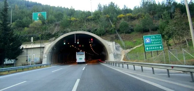 İzmir depremi nedeniyle tedbiren kapatılan 75. Yıl Selatin Tüneli ulaşıma açıldı