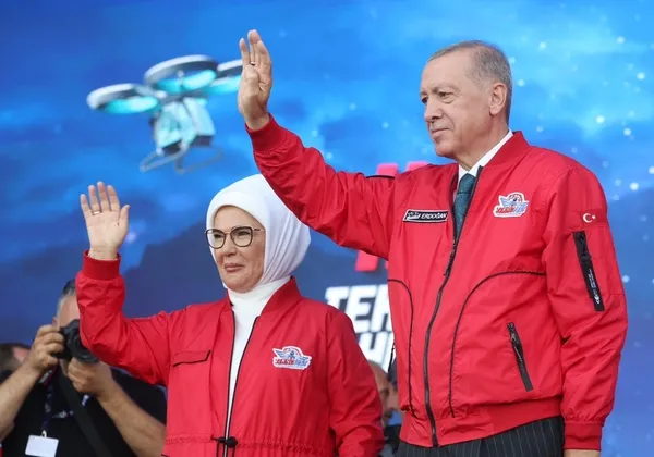 Emine Erdoğan T Kuşağına seslendi! Gelecek sizin elinizde