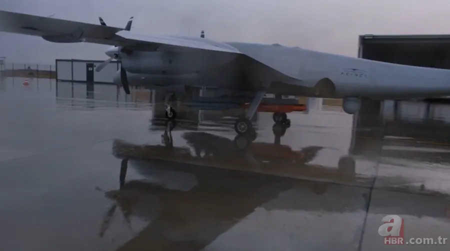 Bayraktar Akıncı 'TOLUN Minyatür Bomba' ile vurdu: 26 bin feet'ten 30 km'deki hedefe tam isabet 13