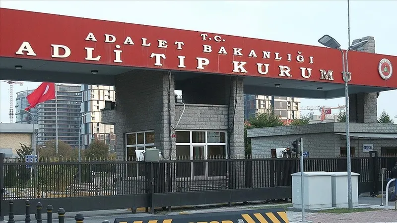 adli-tip-kurumu-lise-mezunu-personel-aliyor-alim-yapilacak-kadro-ve-detaylari-belli-oldu-iste-basvuru-ekrani-1706869942861.jpg Adli Tıp Kurumu Lise Mezunu Personel Alımı! Alınacak Kadro ve Detaylar Belli Oldu! İşte Başvuru Ekranı... - 1