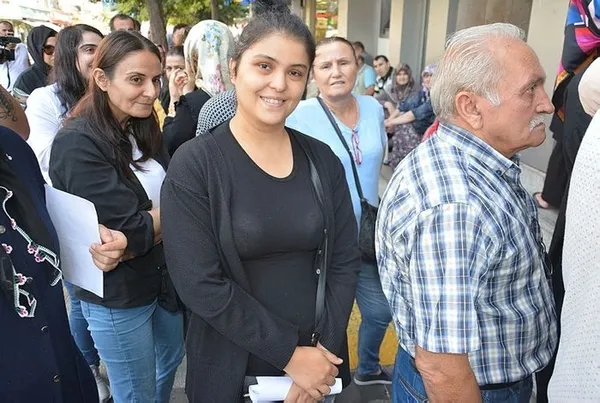 Son dakika: Sosyal Konut Projesine rekor başvuru! Banka önünde uzun kuyruklar oluştu