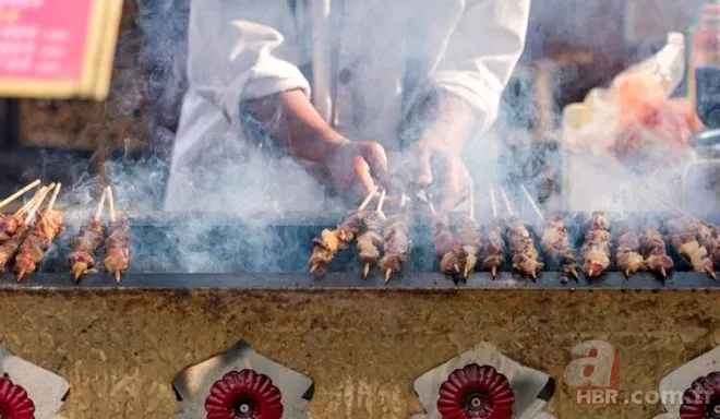 Ne bulsa yiyorlar! İşte koronavirüsün yayıldığı pazar... 12