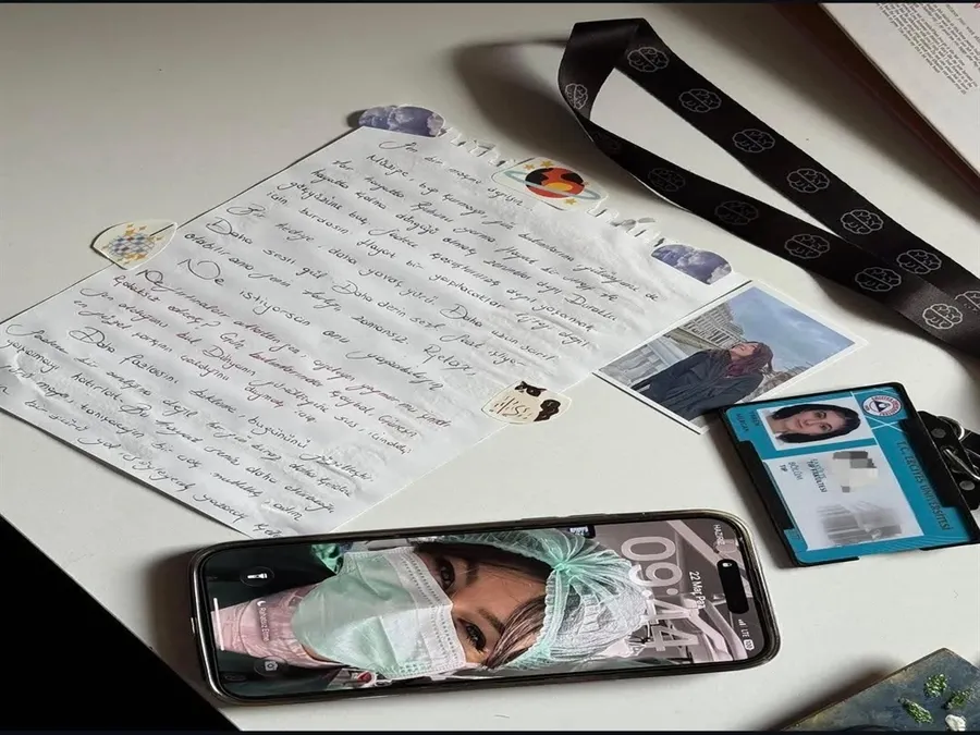 doktor-adayi-yarenin-babasina-son-mesaji-kahretti-1774356162975.jpeg Genç kızın yarım kalan hayalleri son mesajında ortaya çıktı. (DHA)