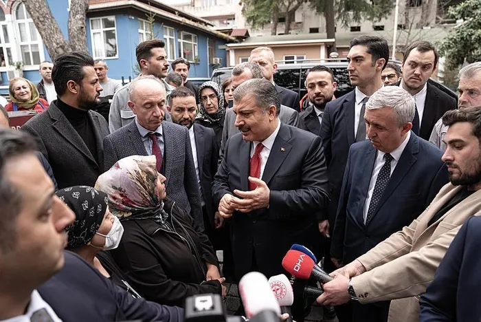 saglik-bakani-kocadan-losemi-hastalarinin-yatak-talebine-net-mesaj-kimsenin-istismar-etmeye-hakki-yok-1711659263088.jpeg Sağlık Bakanı Koca'dan lösemi hastalarının yatak talebine net mesaj: Kimsenin istismar etmeye hakkı yok - 3