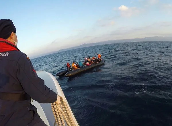 Son dakika: İşte Batı’nın gerçek yüzü! Göçmenler Yunan kara sularından geri itilince...