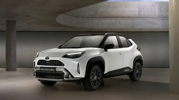 Toyota’dan 180 bin TL indirim geldi! 2023 Model Toyota Corolla, Yaris, C-HR, Camry, Rav 4, Land Cruiser Prado Ekim ayı güncel fiyat listesi…