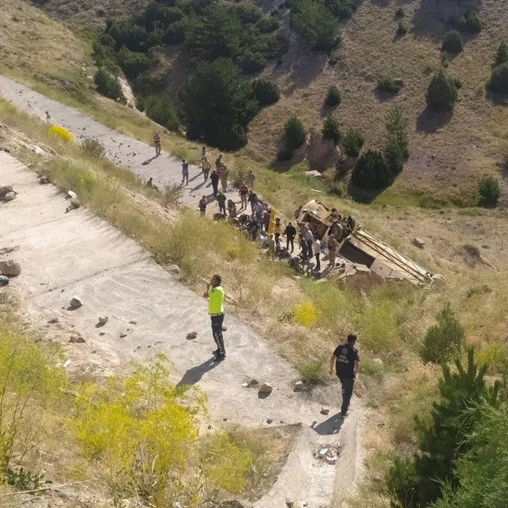 Kars’ta korkunç kaza! Yolcu otobüsü Karakurt Viyadüğü’nden aşağı uçtu! Ölü ve yaralılar var