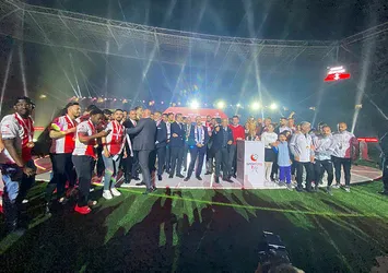 Süper Lig'e yükselen Samsunspor kupasını aldı