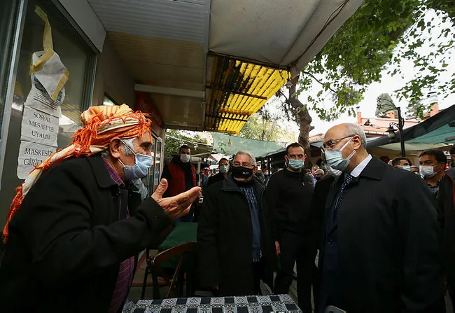 İzmir Valisi Köşger: Vaka ve vefat sayısı üçe katlandı - 1