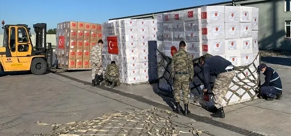 Türkiye’den Gazze’ye ilk insani yardım