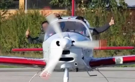 Son dakika: Bursa’da tek motorlu eğitim uçağı evlerin arasına düştü: 2 pilot hayatını kaybetti