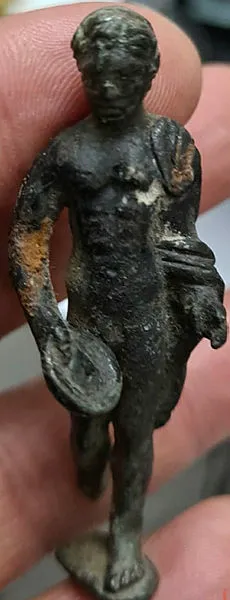 Bursa’da 100 bin dolarlık heykeli satmaya çalışırken yakalandılar