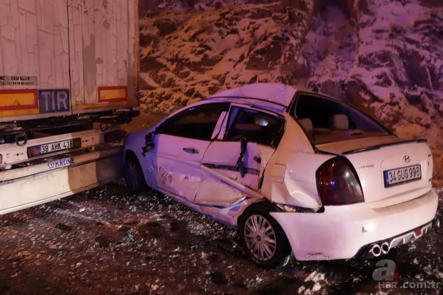 Kayseri'de zincirleme kaza: 8 araç birbirine girdi! 1'i ağır 5 yaralı 4