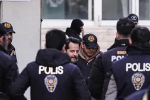 Erden Timur hakkında yeni iddia! Tapu beklerken tehdit edildiler