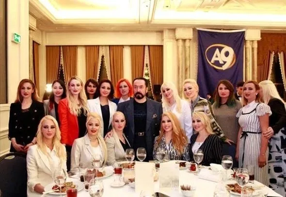 Adnan Oktar davasında ’turnike sistemi’ itirafı! Tutuksuz sanık mahkemede iğrenç detayları anlattı