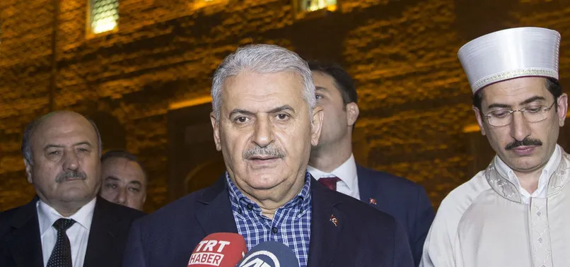 Başbakan Binali Yıldırım teravih namazını kıldı
